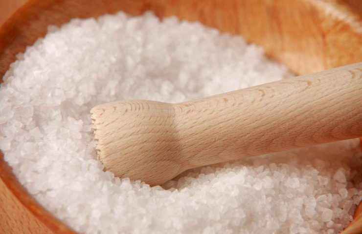 Соль содержит хлор